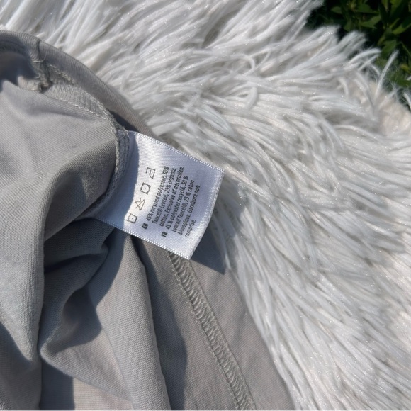 tentree Gray Tank Top with Mountain and Tree Graphic Design Women’s Size Medium - Picture 10 of 13